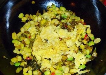 酸菜鸡蛋炒蚕豆米的做法步骤15