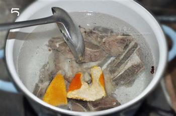韩式牛骨蔬菌汤的做法步骤5