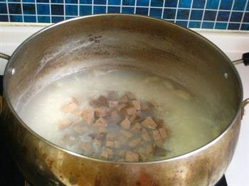 菠菜猪肝粥的做法步骤6