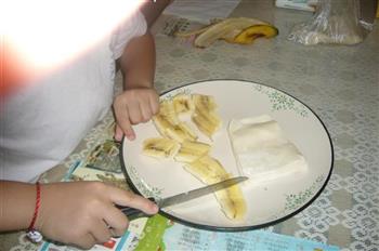 炸香蕉糖果的做法步骤2