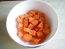 胡萝卜豆沙汤圆的做法图解1