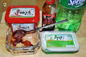 韩式辣白菜鲭鱼汤的做法步骤2