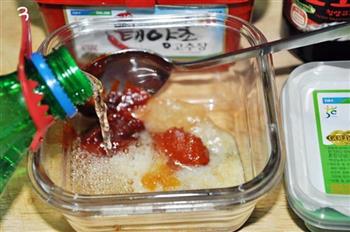 韩式辣白菜鲭鱼汤的做法步骤3