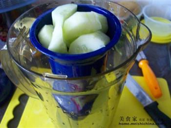 鲜榨黄瓜汁的做法步骤3