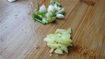 剁椒炒土豆片的做法步骤2