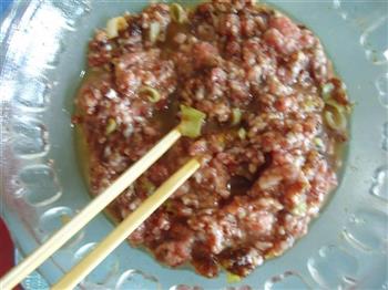 猪肉白菜韭菜水饺的做法图解3