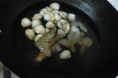 百叶包海鲜汤的做法步骤5