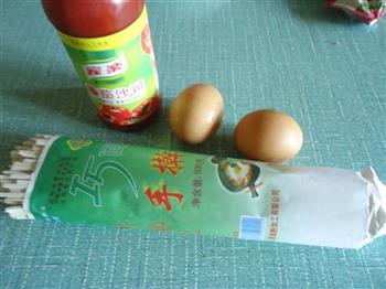 茄汁鸡蛋炒面的做法步骤1