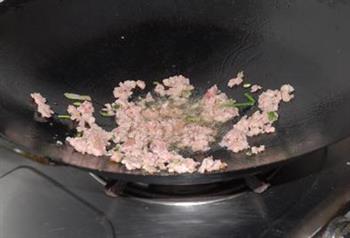 榄菜肉末炒芥兰叶的做法图解2