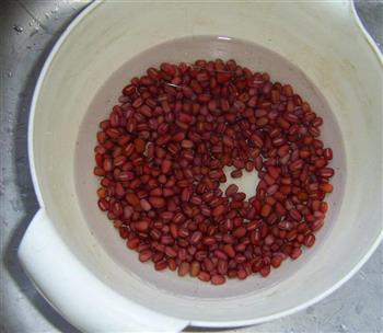 薏米红豆粥的做法步骤1