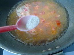 番茄鸡蛋豆腐汤的做法步骤7