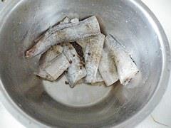 香煎带鱼的做法步骤3