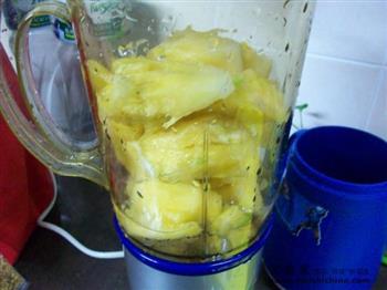 菠萝汁的做法图解2
