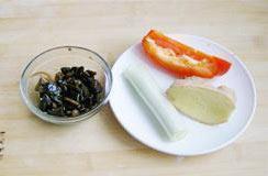 香辣豆豉蒸鲈鱼的做法步骤2