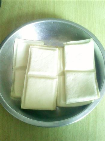 五香鲮鱼釀豆腐板的做法步骤1