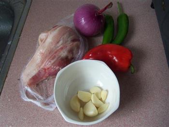 酱香回锅肉的做法步骤1