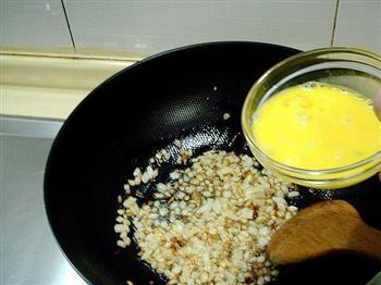 洋葱酥鸡蛋炸酱面的做法步骤3