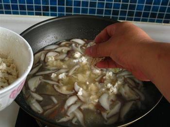 香菇海鲜疙瘩汤的做法步骤9