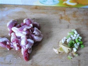 五花肉烧扁豆的做法步骤2