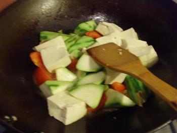 丝瓜蕃茄豆腐羹的做法步骤5