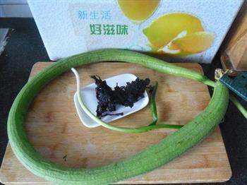 蛇瓜紫菜汤的做法步骤1
