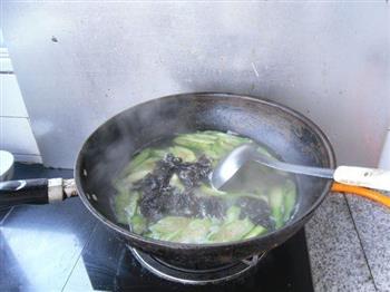 蛇瓜紫菜汤的做法图解6