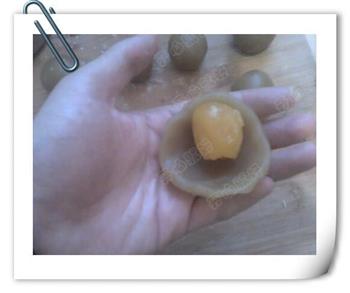 广式莲蓉蛋黄月饼的做法步骤11