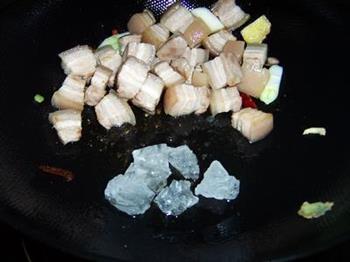 马哈鱼炖五花肉的做法步骤8