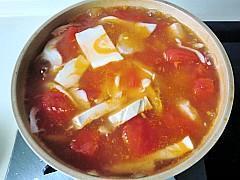 西红柿豆腐汤的做法步骤12