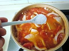 西红柿豆腐汤的做法步骤9