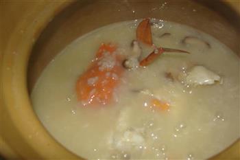 膏蟹鲜虾香菇粥的做法图解4