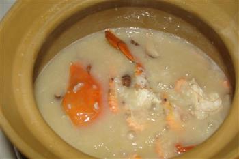 膏蟹鲜虾香菇粥的做法步骤5
