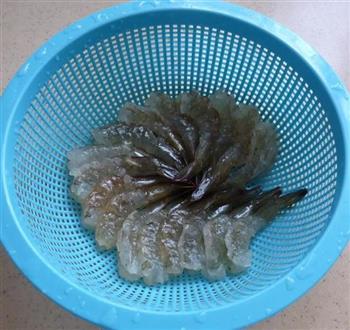 清蒸蒜蓉凤尾虾的做法步骤1