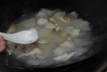 墨斗鱼丸鲜汤的做法步骤7