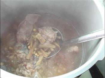 萝卜干黄豆猪骨汤的做法步骤5