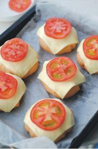 番茄奶酪面包的做法步骤6