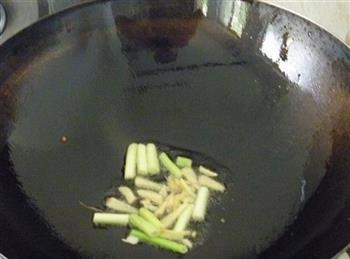 韭菜苔炒银耳鸡蛋的做法步骤5