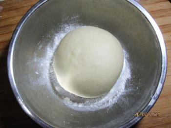 刺猬蜜豆包的做法步骤3