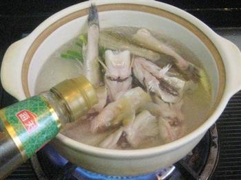 尖梭鱼莲藕汤的做法图解4