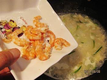 黄瓜鲜虾疙瘩汤的做法步骤8