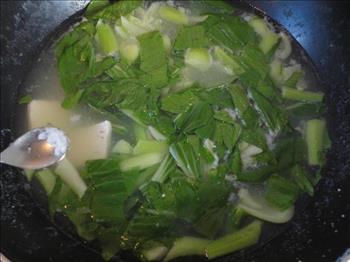 青菜豆腐汤的做法步骤5