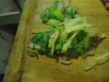 酸菜炒肉丝的做法步骤5