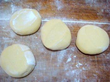 小米面豆沙包的做法步骤2