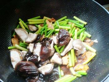 蒜苔香菇炒肉的做法步骤8