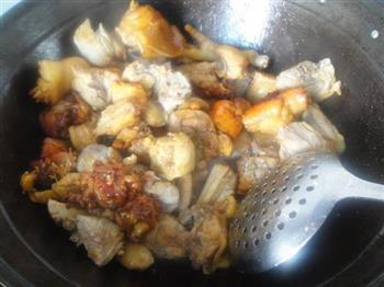 小鸡炖蘑菇的做法步骤5