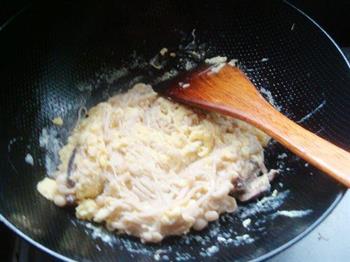 金针菇炒鸡蛋的做法步骤7