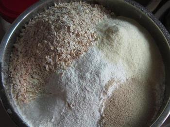 桂花燕麦酸奶面包的做法步骤2