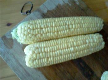 玉米炖排骨的做法图解2