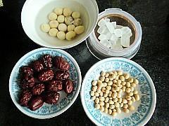 莲子红枣豆浆的做法步骤1