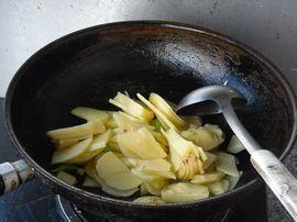 尖椒土豆片的做法步骤4